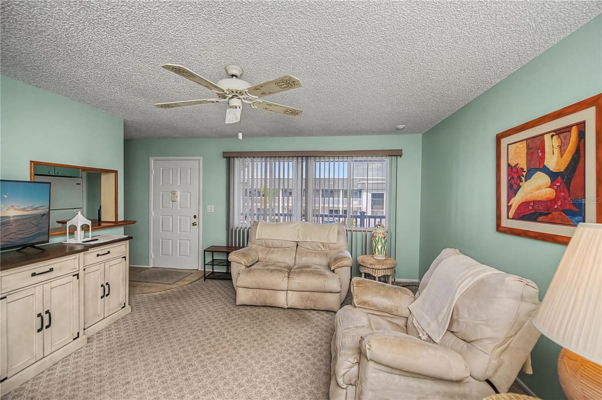 22375 EDGEWATER DRIVE — photo 3 of 51