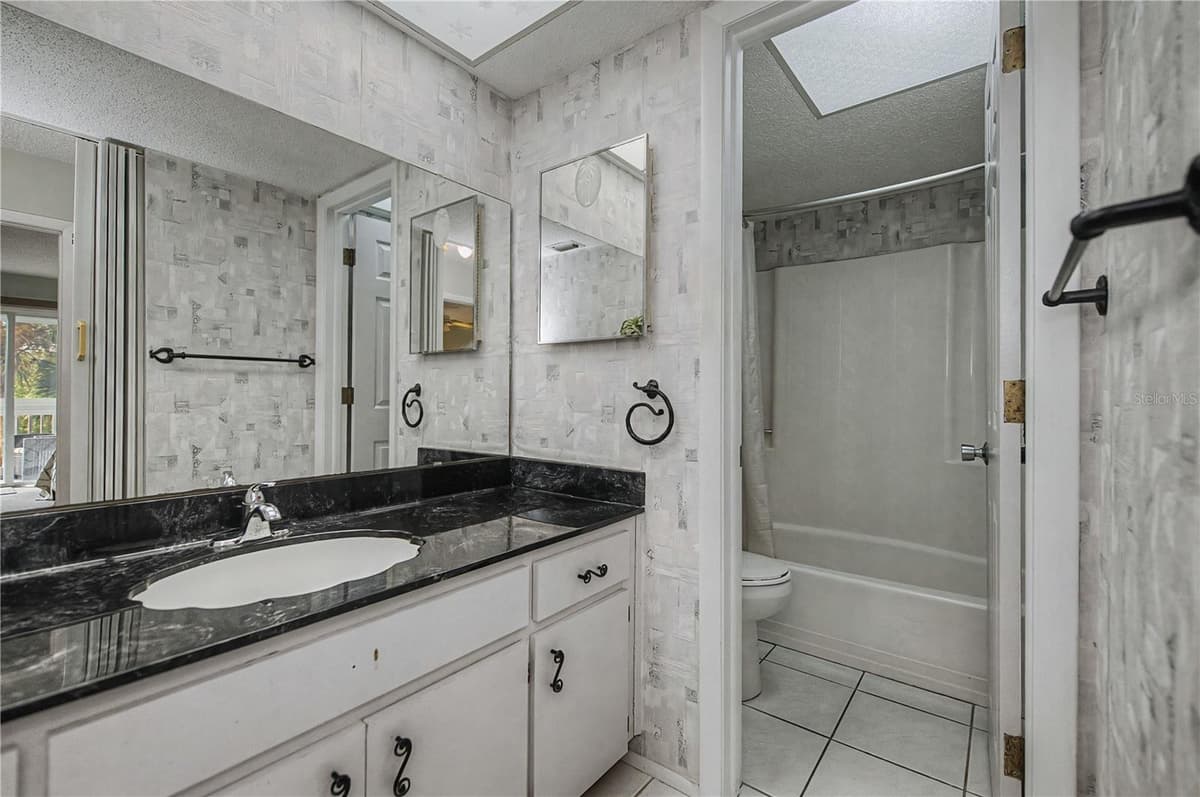 22375 EDGEWATER DRIVE — photo 6 of 51