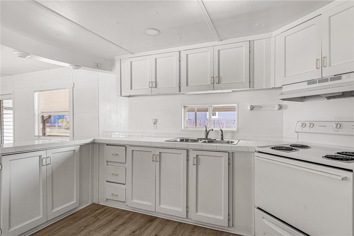 1517 AVENUE C — photo 6 of 20