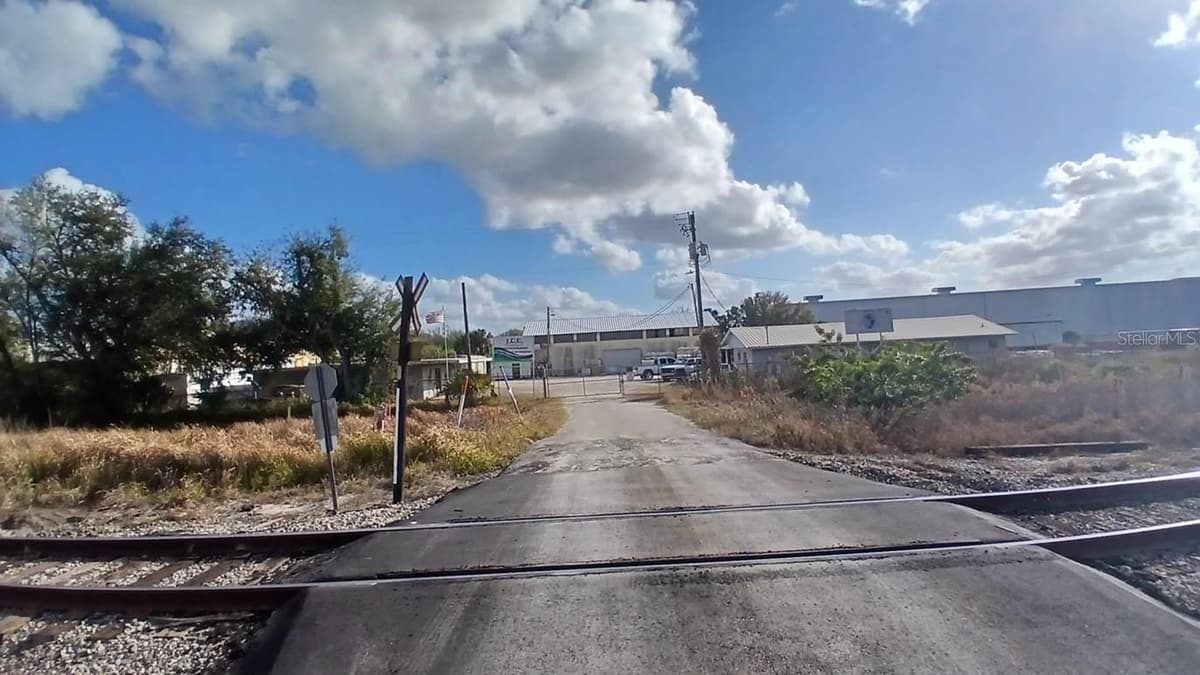 2295 US HIGHWAY 92 — photo 4 of 21