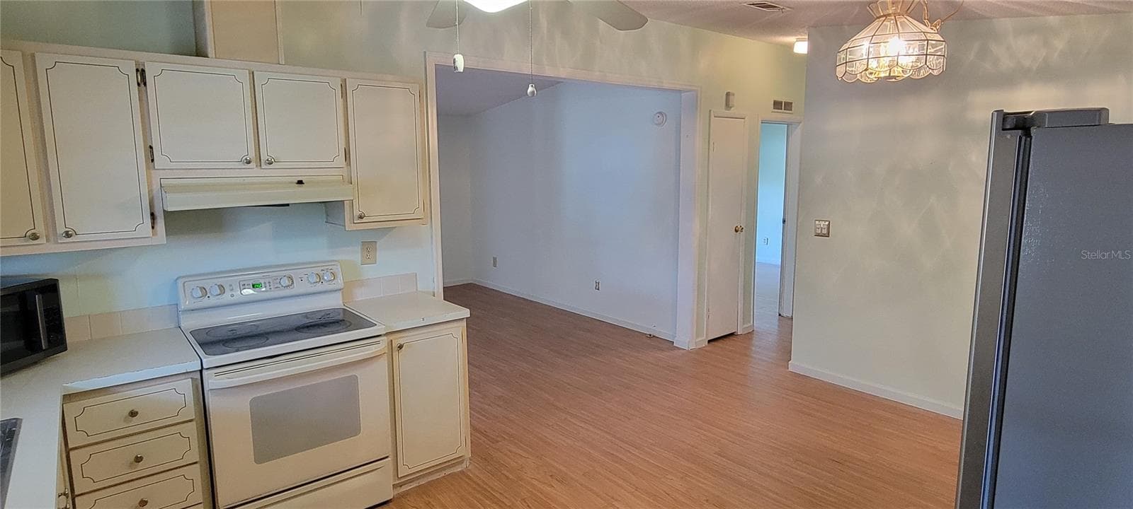 1635 PINEHURST DRIVE — photo 17 of 36