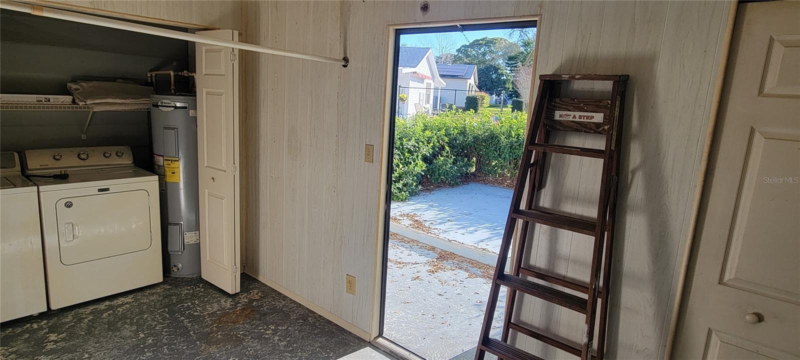 1635 PINEHURST DRIVE — photo 13 of 36