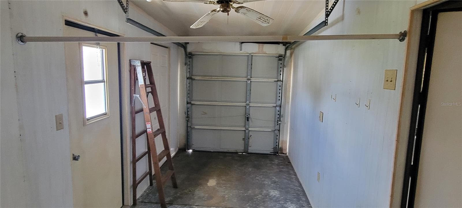1635 PINEHURST DRIVE — photo 10 of 36