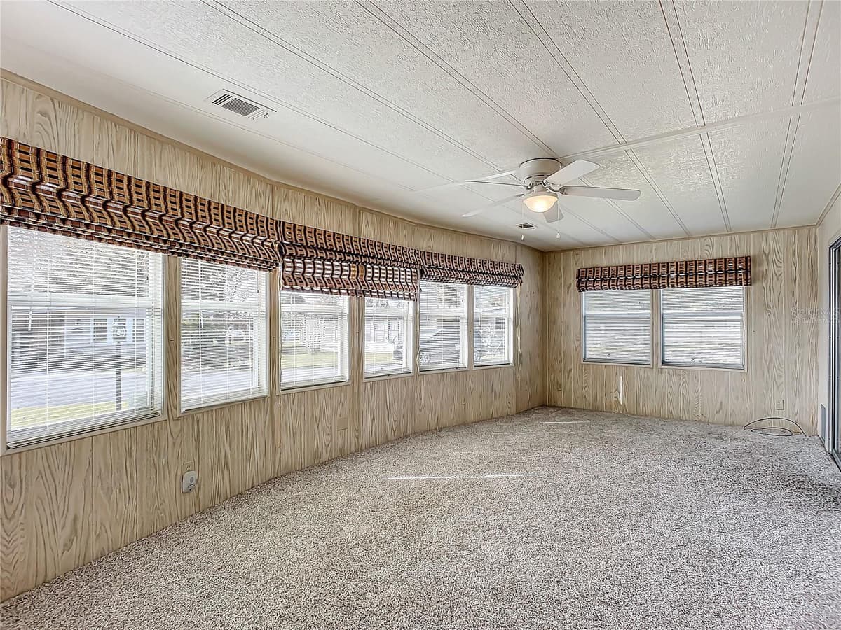 807 SWALLOW LANE — photo 11 of 28