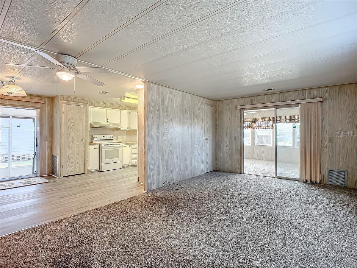 807 SWALLOW LANE — photo 8 of 28