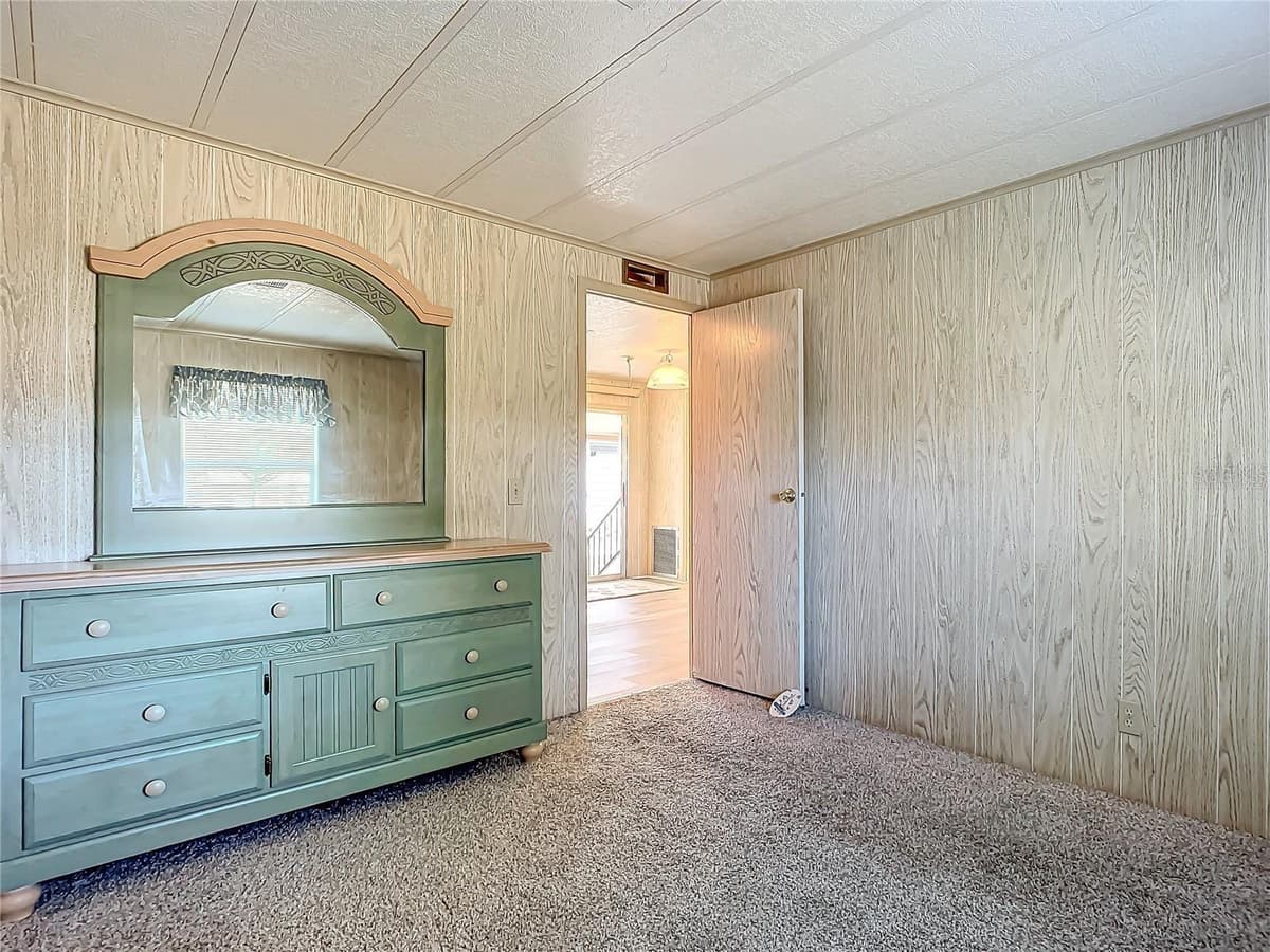 807 SWALLOW LANE — photo 18 of 28