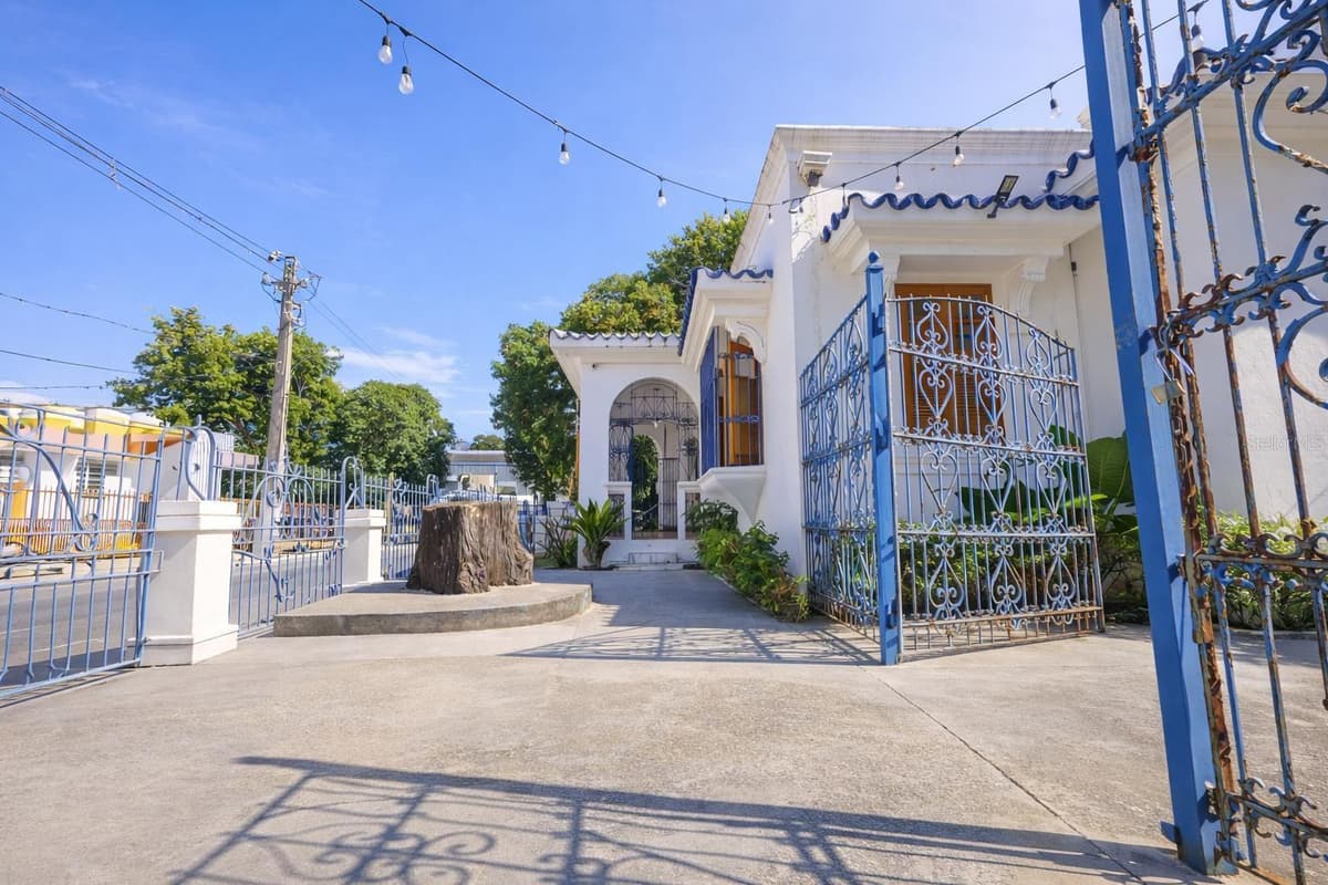 70 Calle DEL BOSQUE — photo 12 of 19