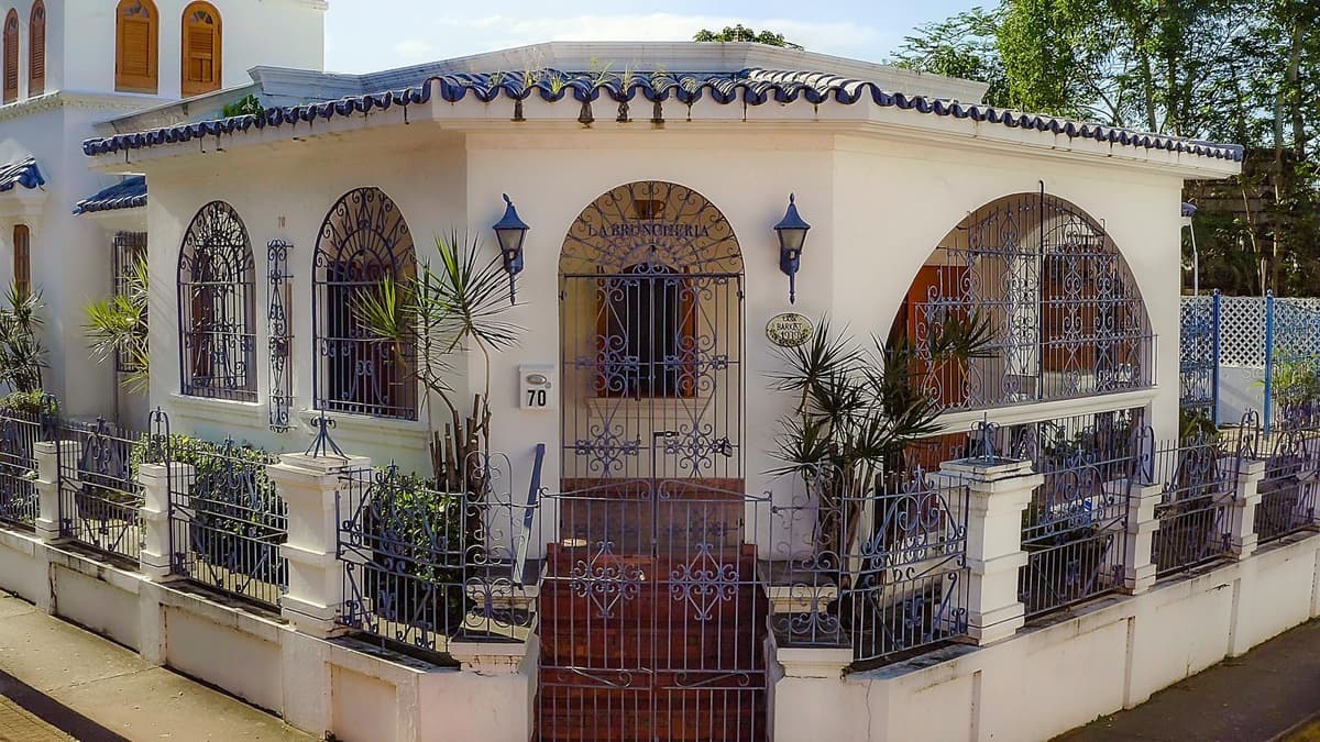 70 Calle DEL BOSQUE — photo 3 of 19