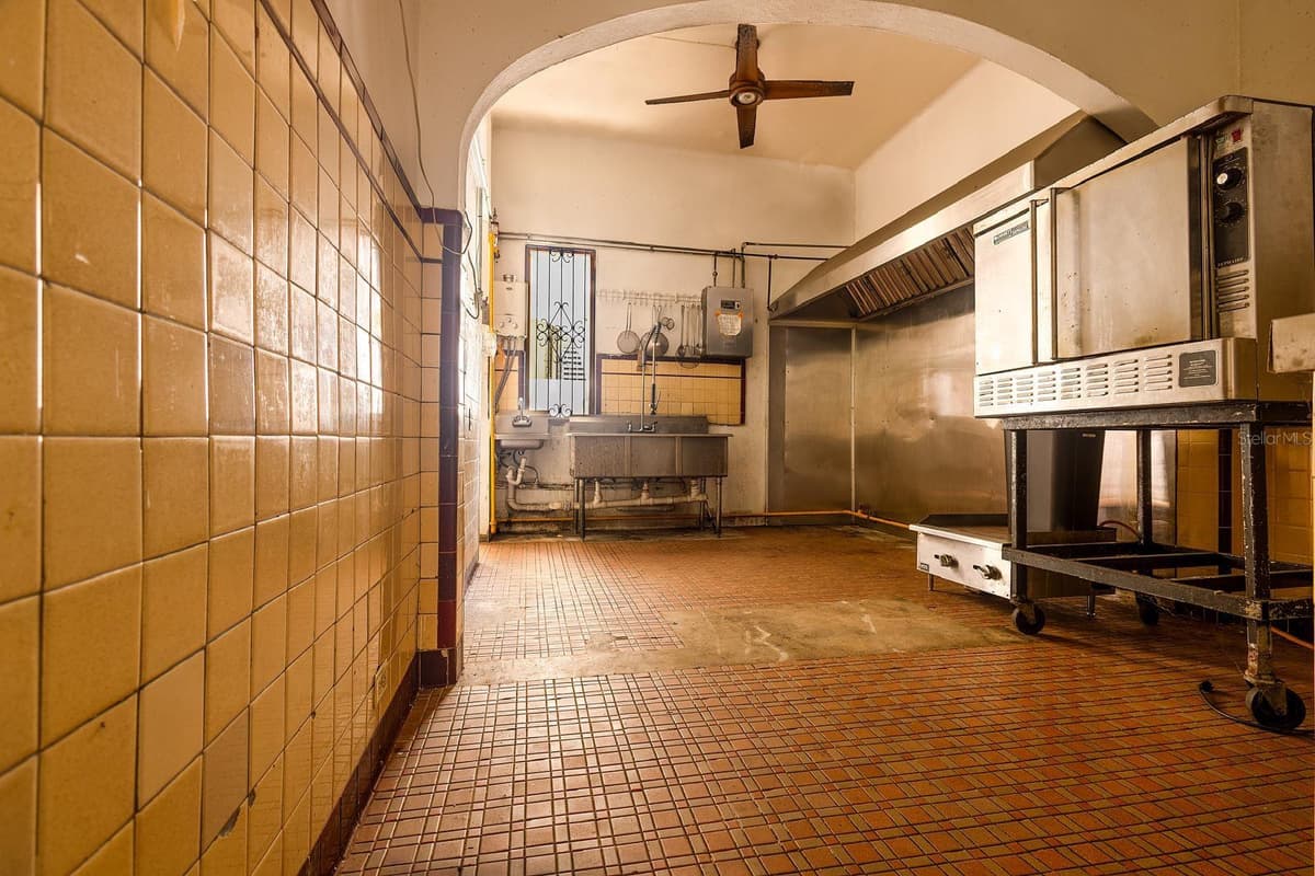 70 Calle DEL BOSQUE — photo 13 of 19