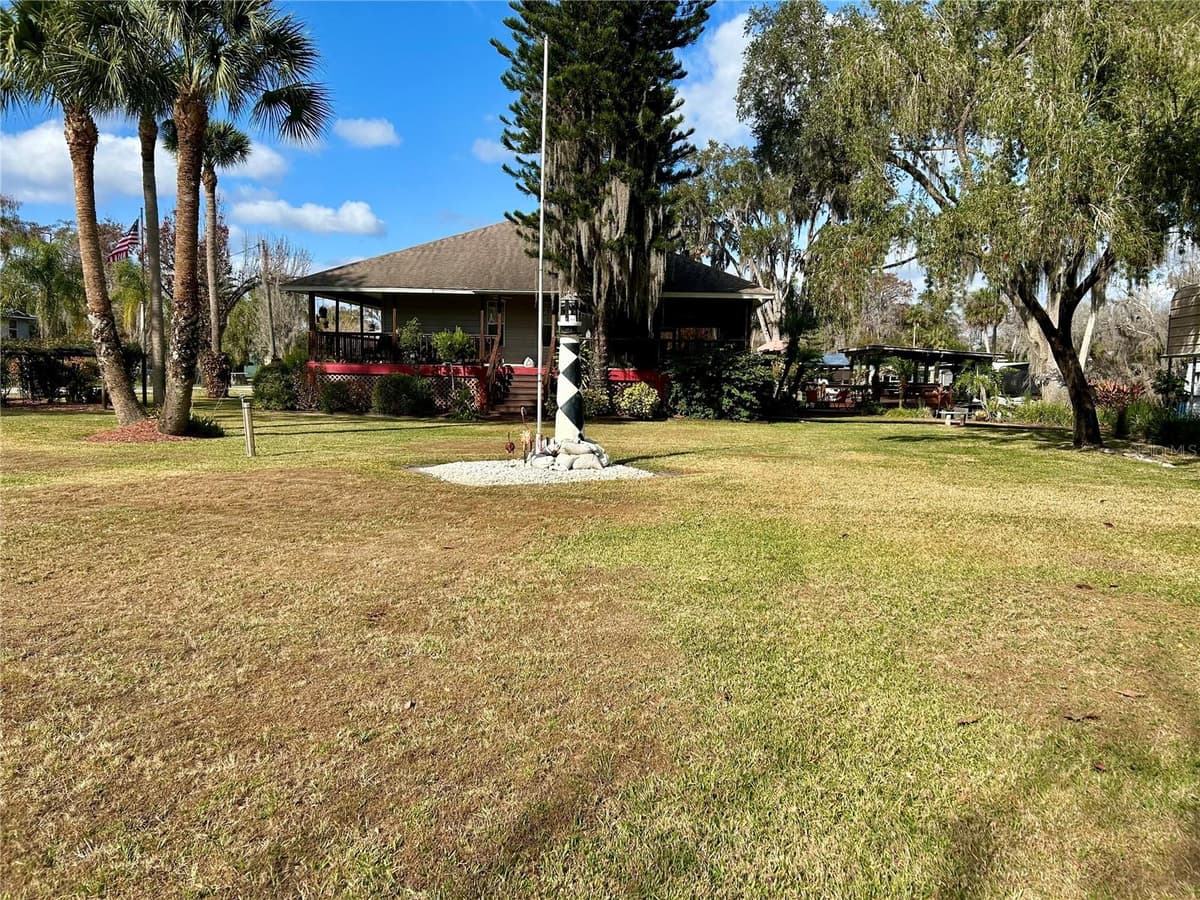 55730 HOLIDAY  CIRCLE — photo 5 of 48
