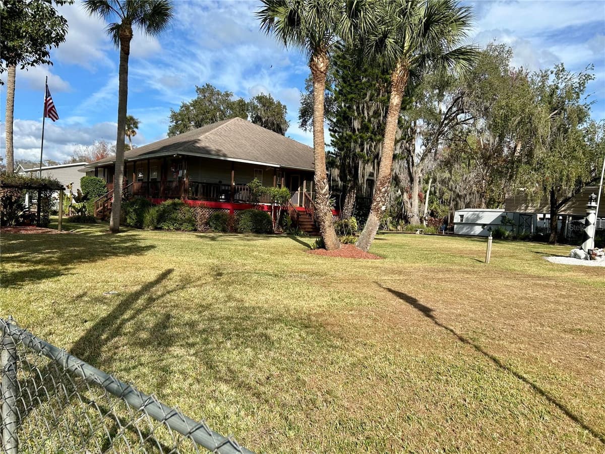 55730 HOLIDAY  CIRCLE — photo 3 of 48