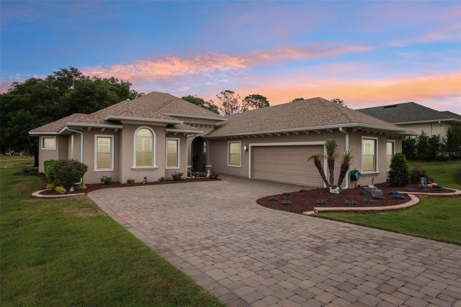 5096 GREENS DRIVE