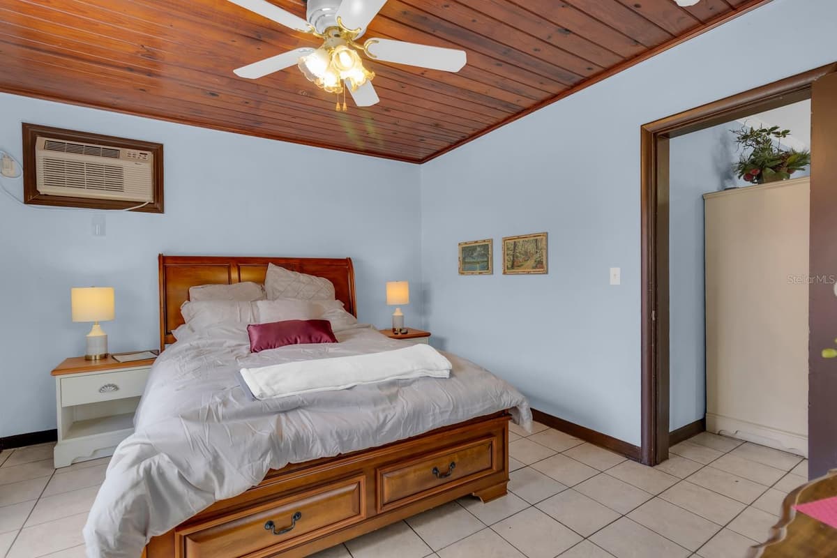 6264 ALLIGATOR LAKE SHORE — photo 10 of 32