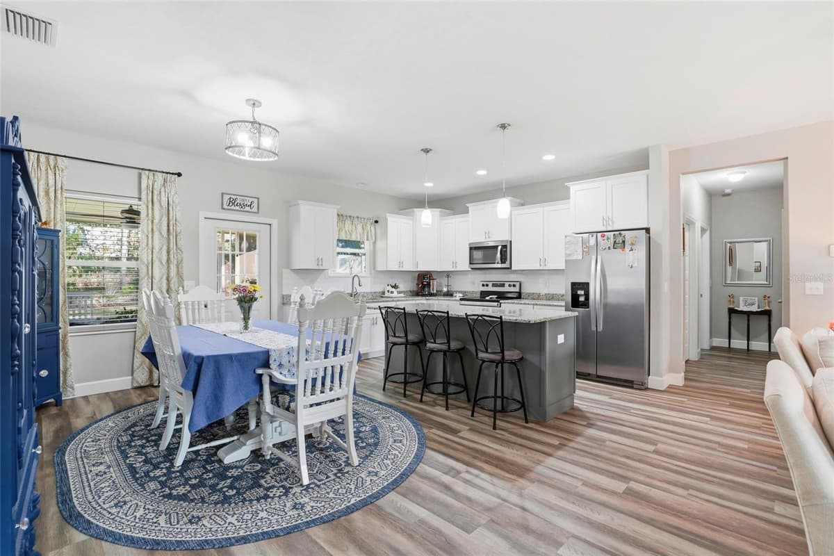 9092 MARYANN DRIVE — photo 11 of 47