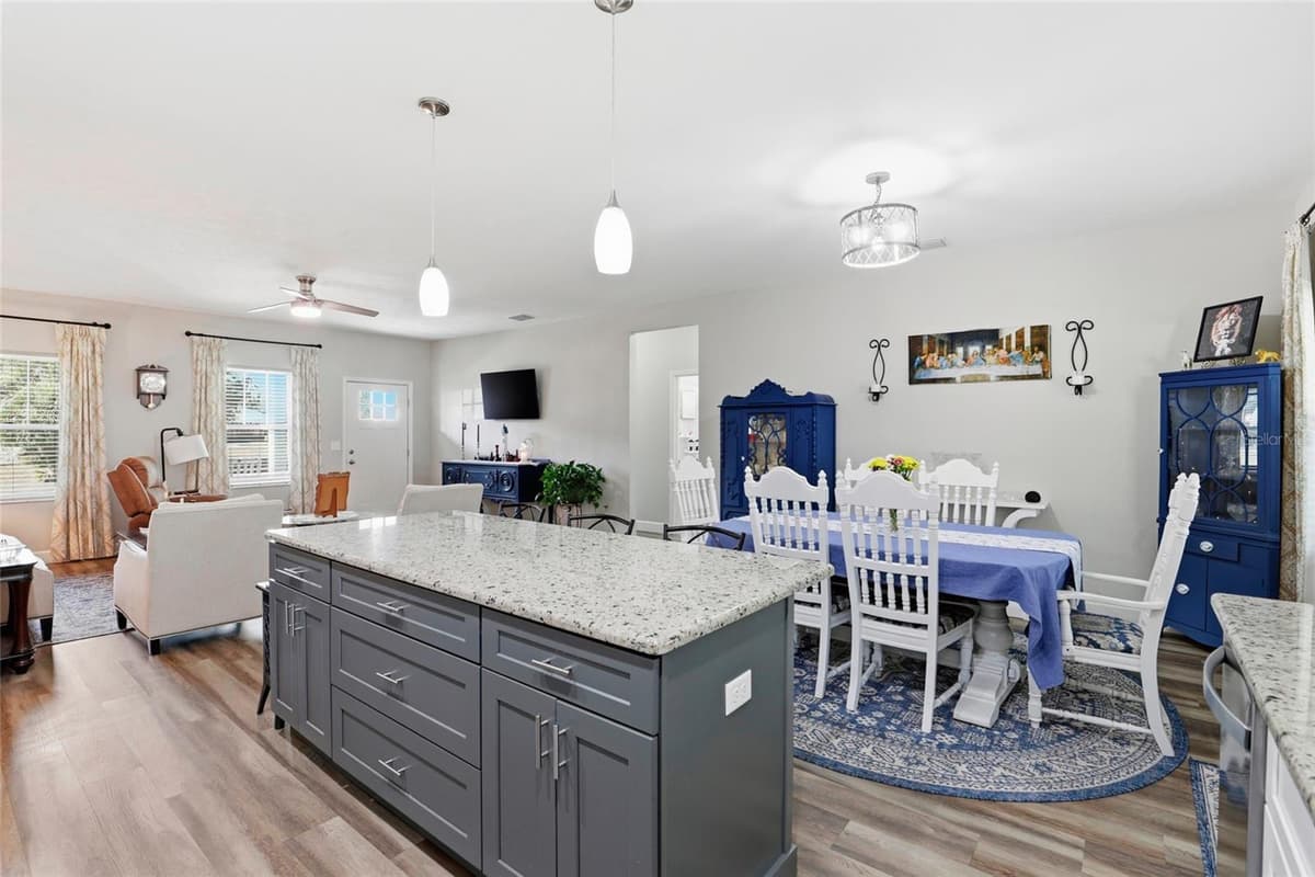 9092 MARYANN DRIVE — photo 10 of 47