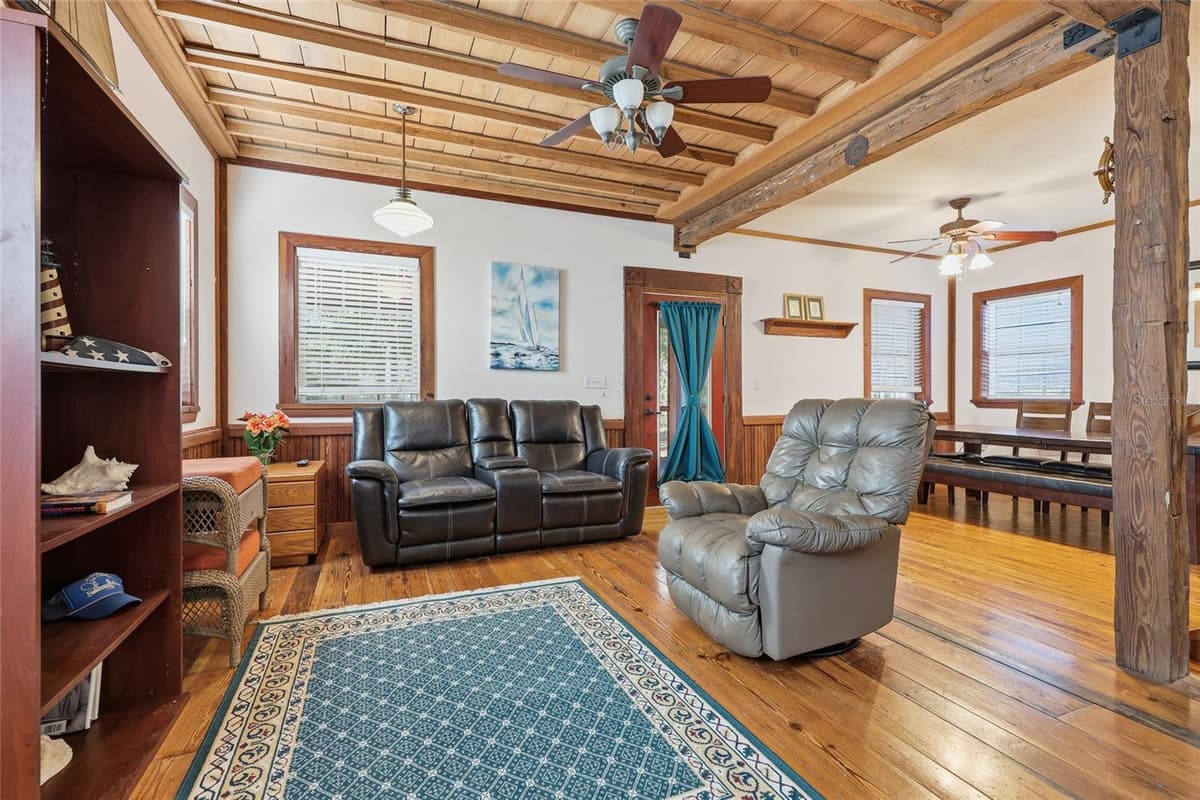 317 CEDAR STREET — photo 6 of 32
