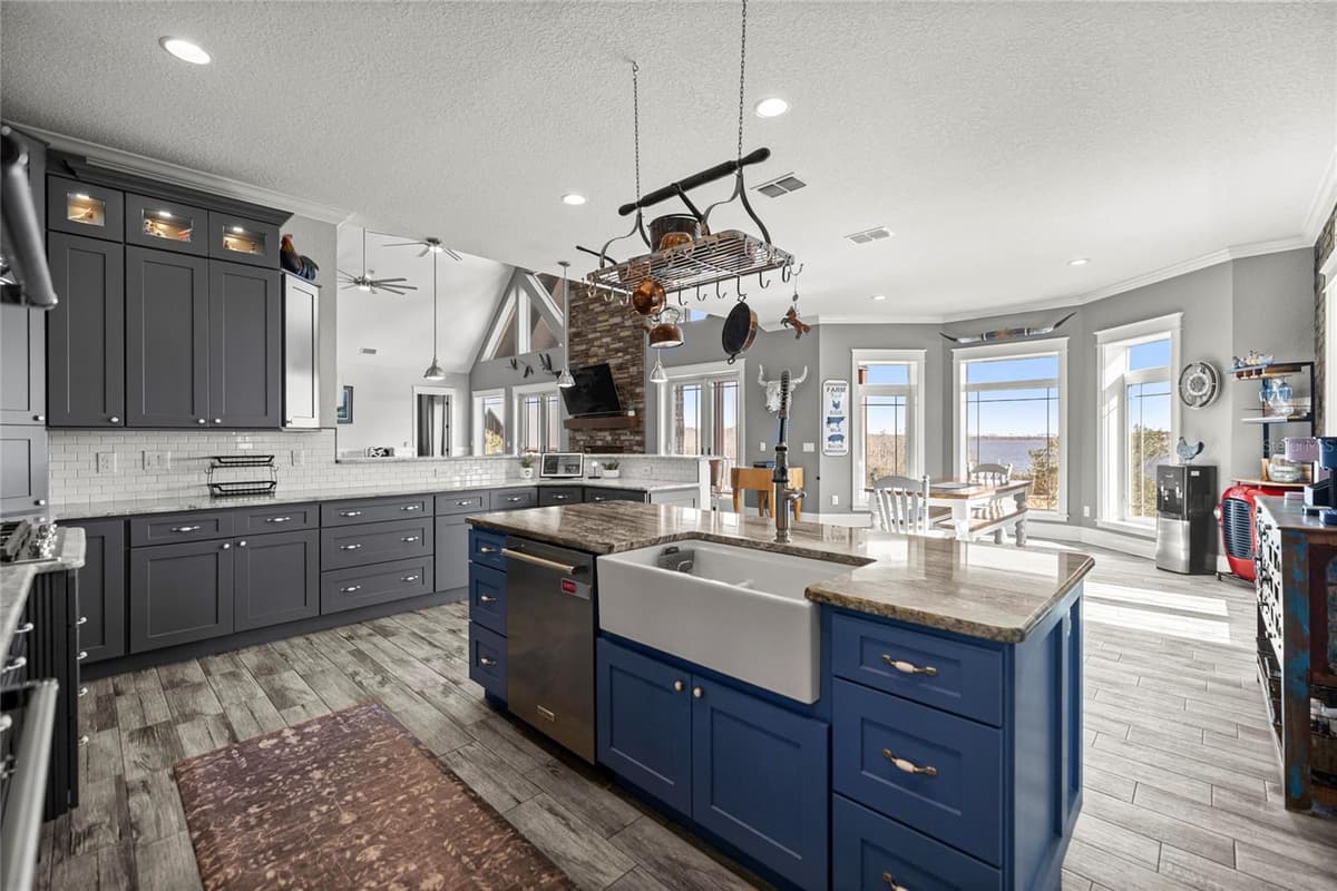5251 180TH AVENUE ROAD — photo 23 of 73