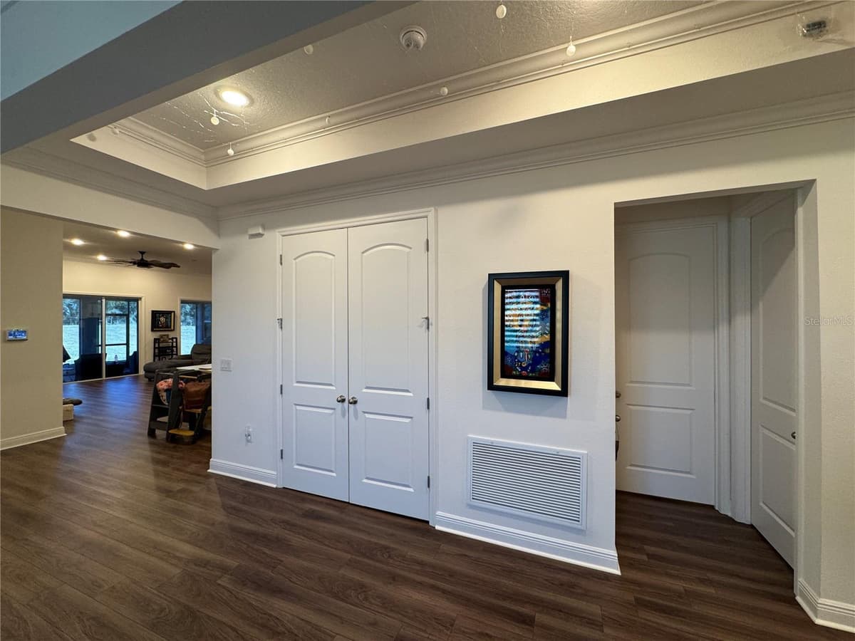 10190 DOLPHIN GULL CIRCLE — photo 10 of 57