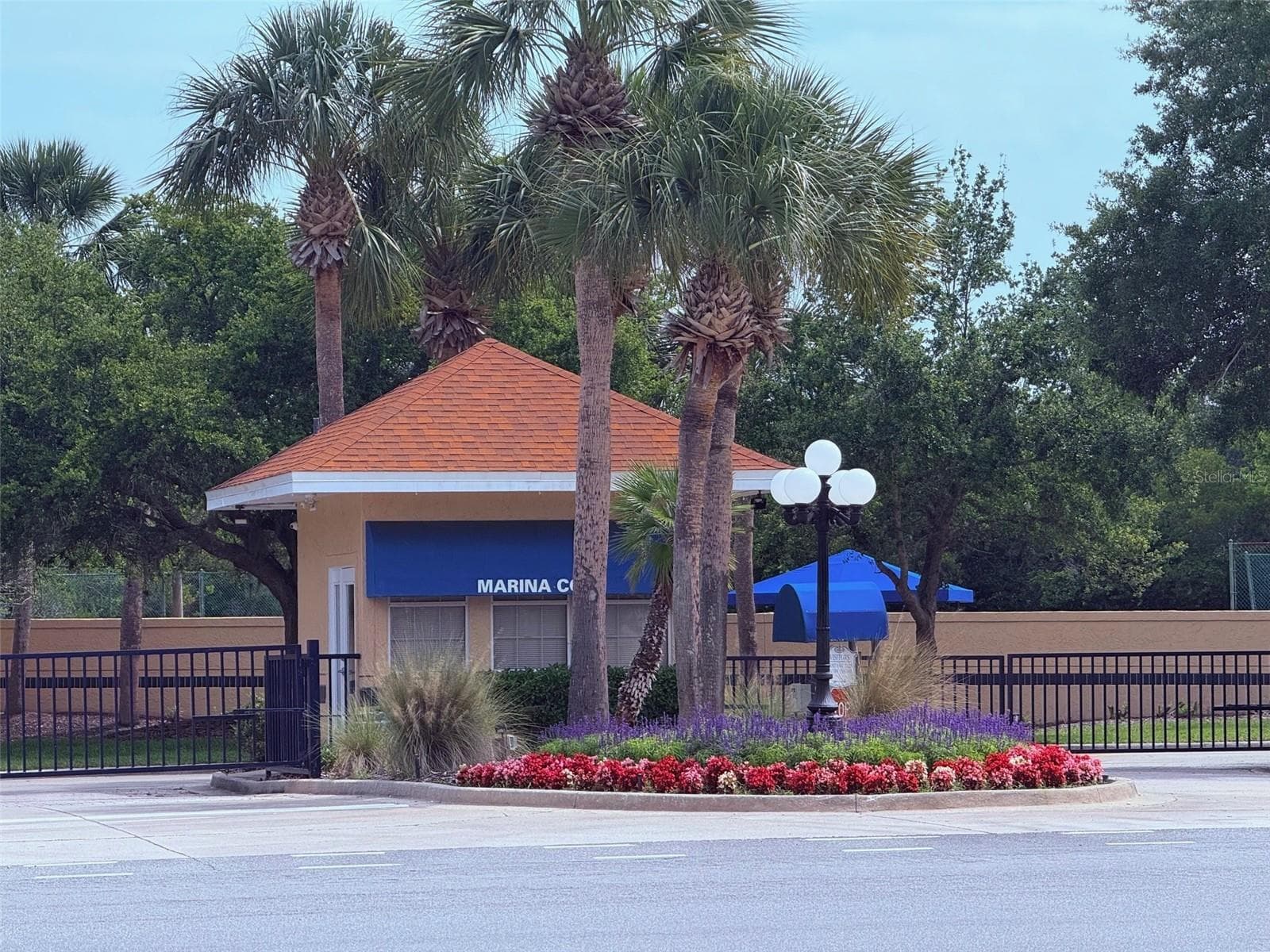 95 RIVERS EDGE LANE — photo 3 of 48