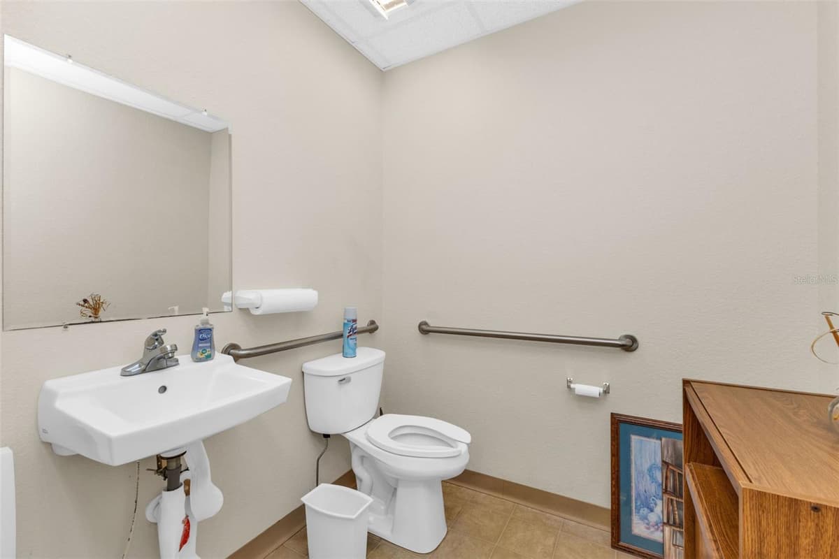 493 BARGER DRIVE — photo 23 of 56