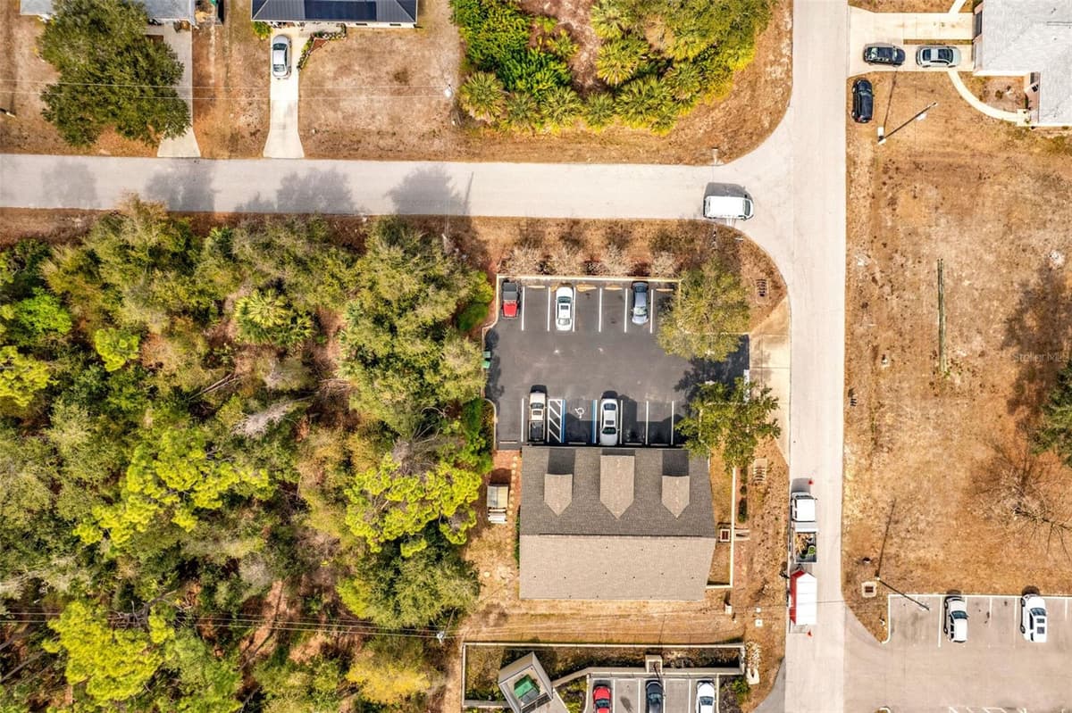493 BARGER DRIVE — photo 6 of 56