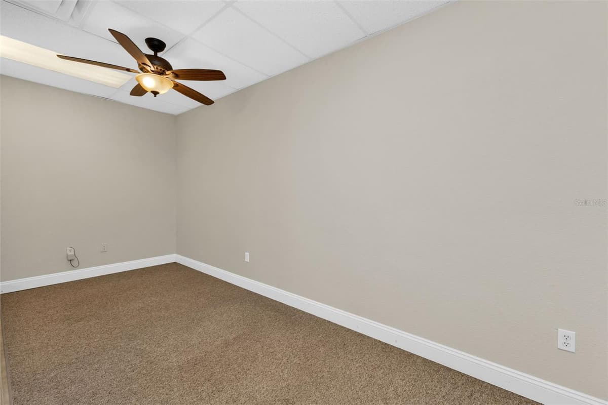 493 BARGER DRIVE — photo 30 of 56