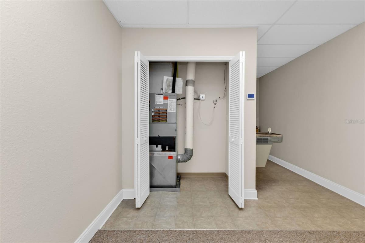493 BARGER DRIVE — photo 28 of 56