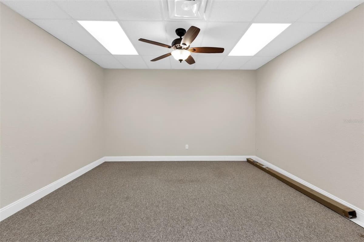 493 BARGER DRIVE — photo 27 of 56