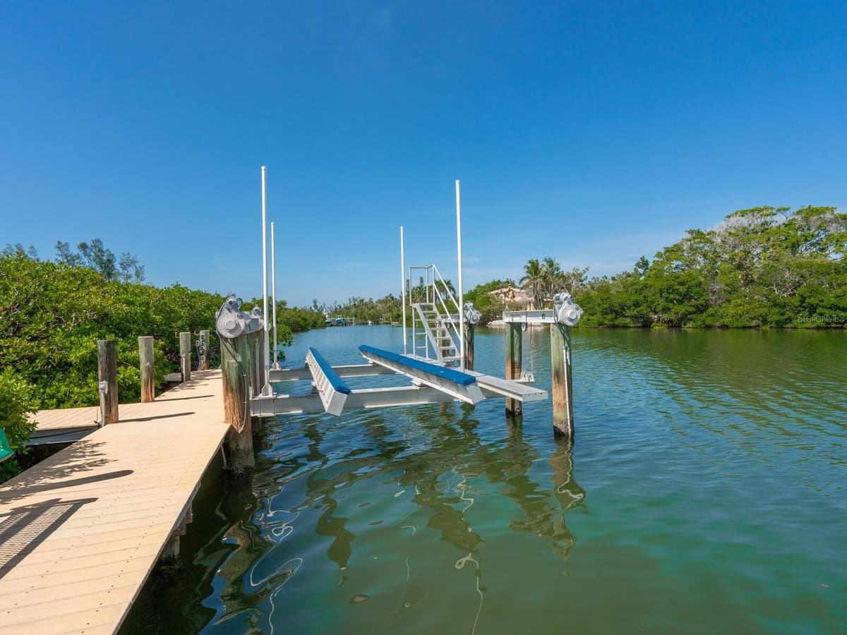 6610 GULF OF MEXICO DRIVE — photo 59 of 83
