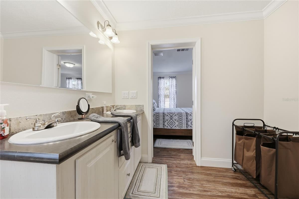 5530 103RD TERRACE — photo 8 of 30