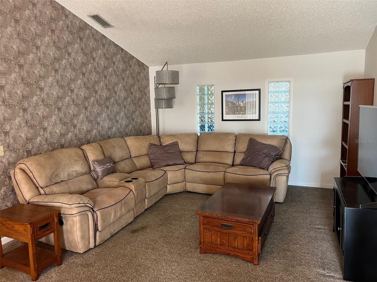330 BONNIE LANE — photo 8 of 37