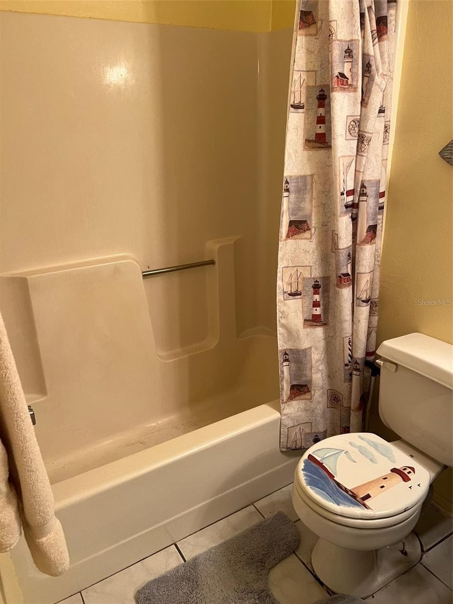 330 BONNIE LANE — photo 17 of 37