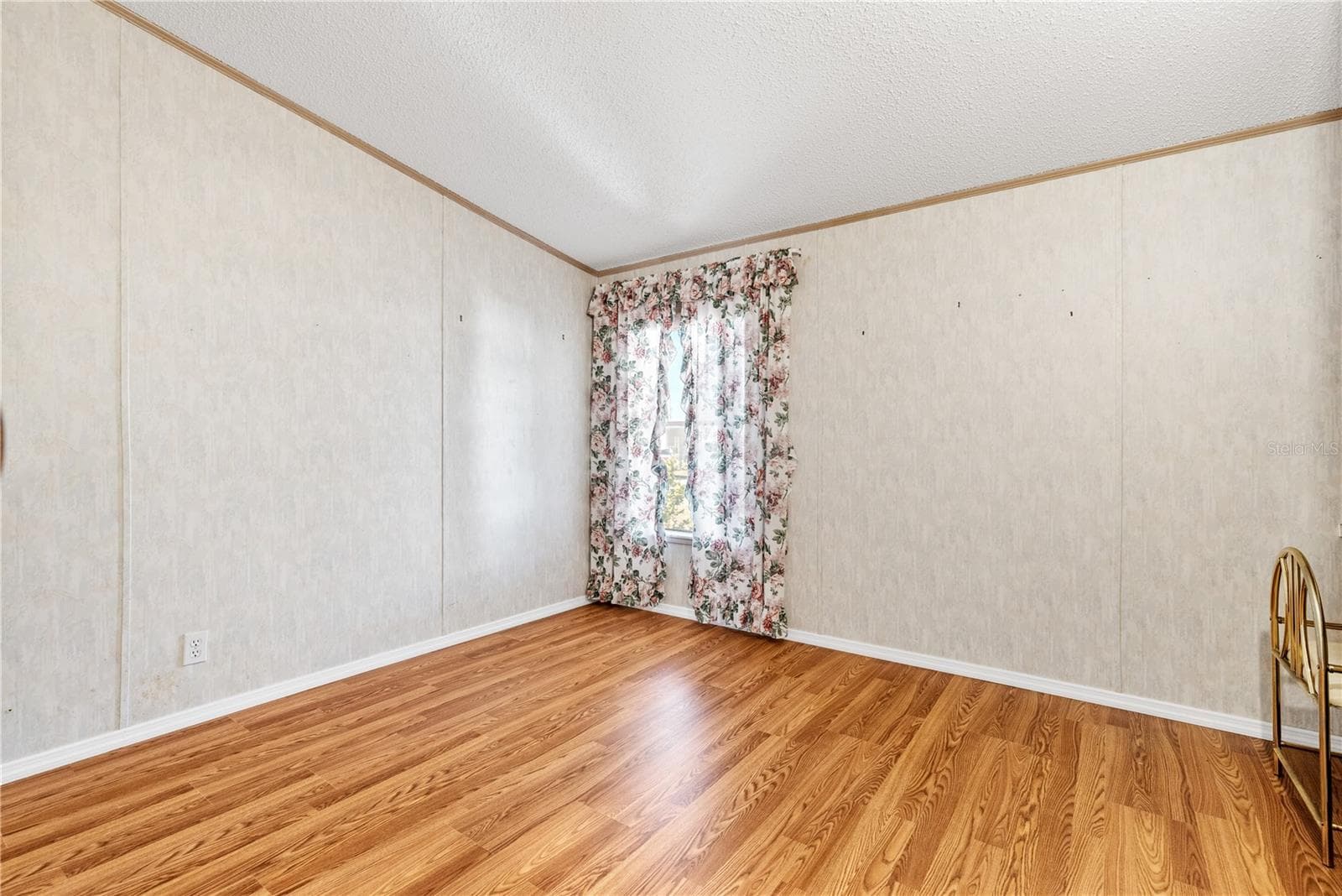 205 CARRIAGE LANE — photo 16 of 41