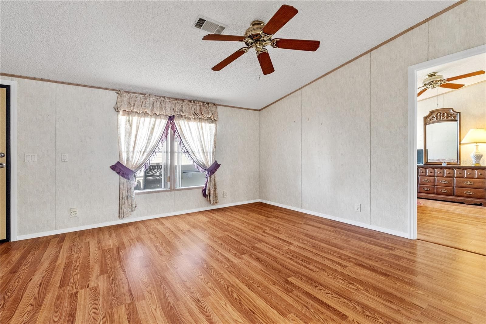 205 CARRIAGE LANE — photo 19 of 41