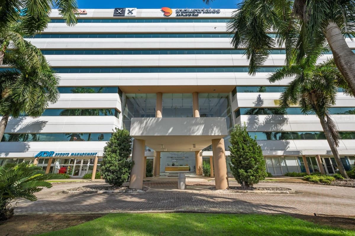 100 CENTRO INTERNACIONAL DE MERCADEO — photo 14 of 14