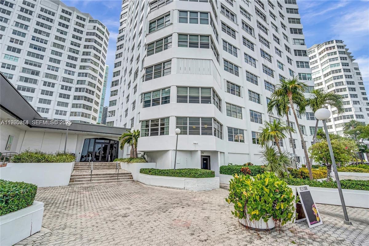 999 BRICKELL BAY DRIVE — photo 3 of 67
