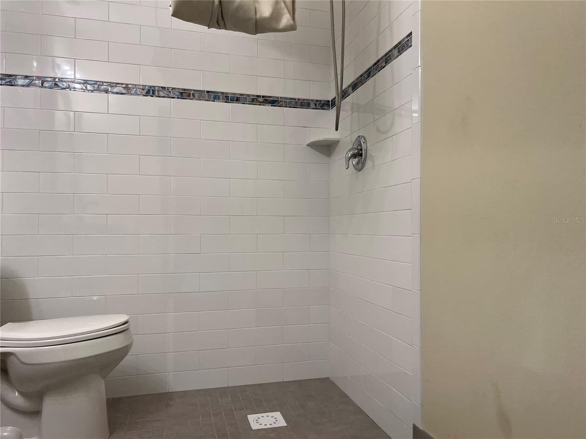8235 BLAIKIE COURT — photo 18 of 20