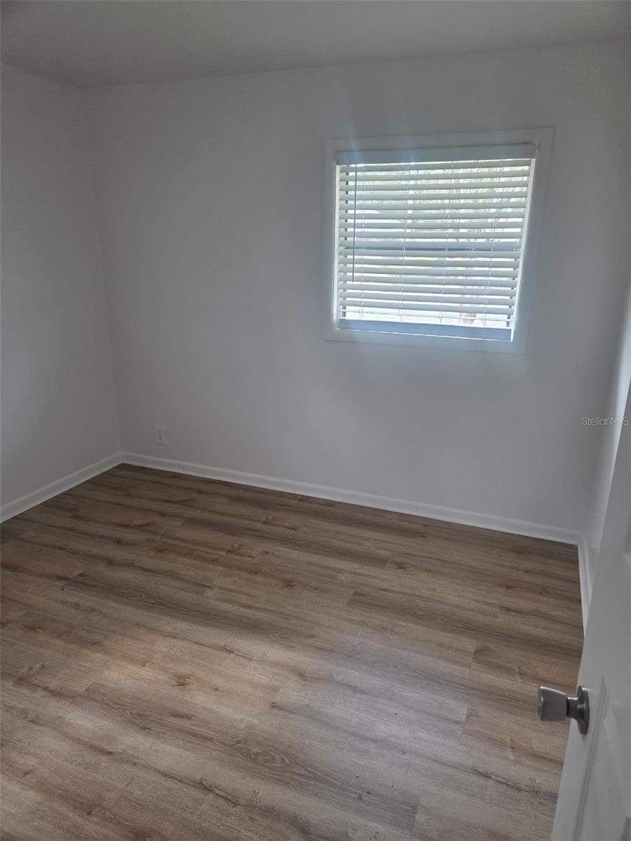 6011 GREENWOOD LANE — photo 8 of 8