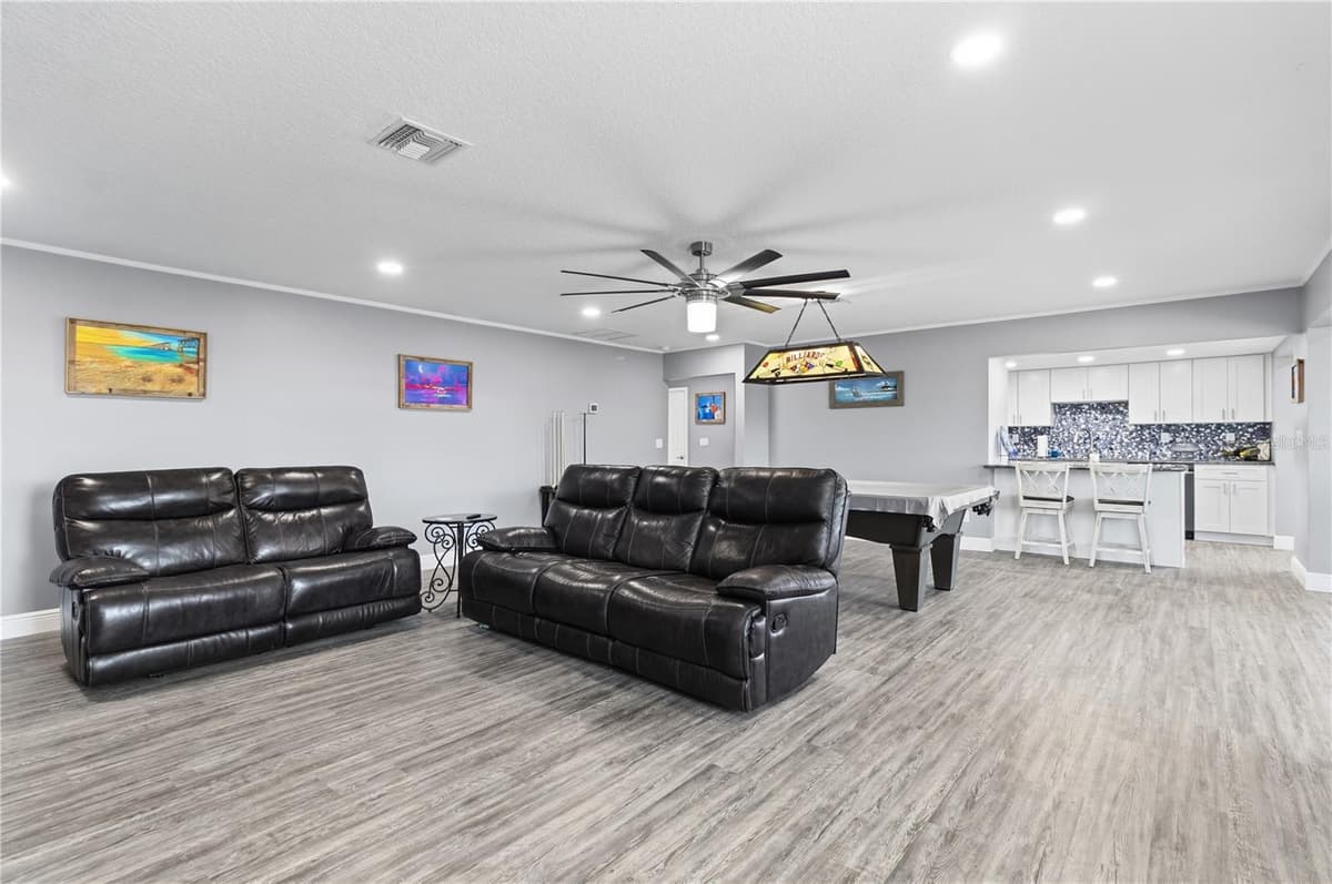1621 SPRING GARDEN DRIVE — photo 9 of 59