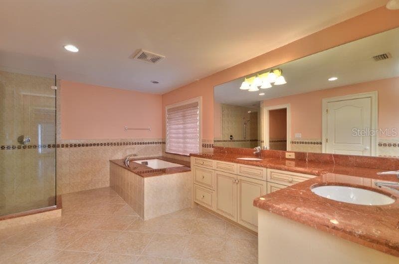 220 GULF BOULEVARD — photo 15 of 29