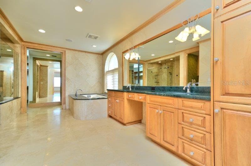 220 GULF BOULEVARD — photo 12 of 29