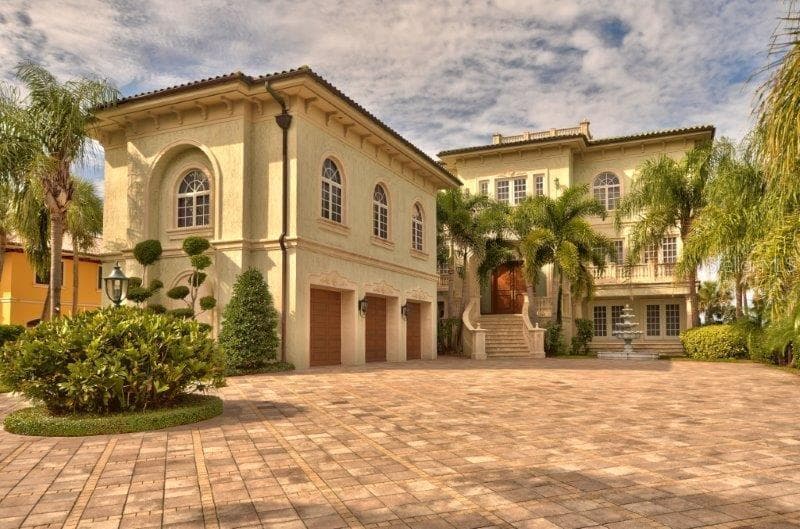 220 GULF BOULEVARD — photo 2 of 29
