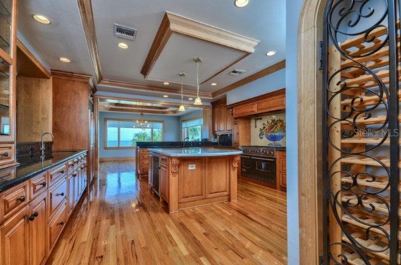 220 GULF BOULEVARD — photo 4 of 29