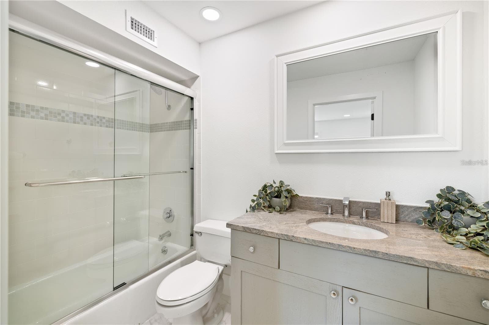 4046 HIGEL AVENUE — photo 73 of 100