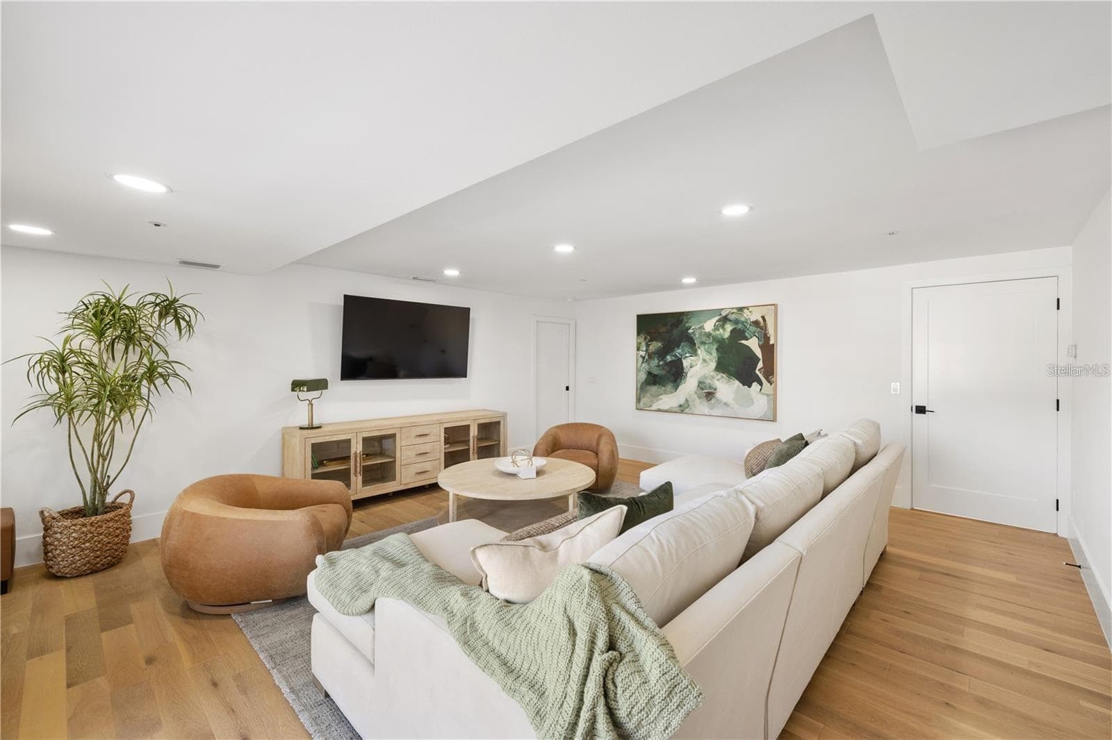 4046 HIGEL AVENUE — photo 83 of 100