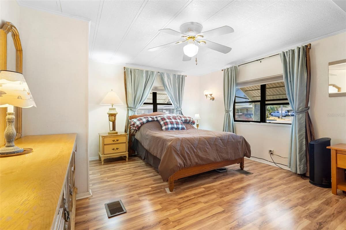232 MEADOW LARK DRIVE — photo 14 of 52