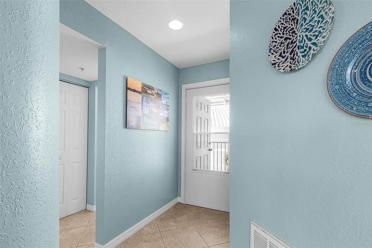 16641 STRINGFELLOW ROAD — photo 4 of 33
