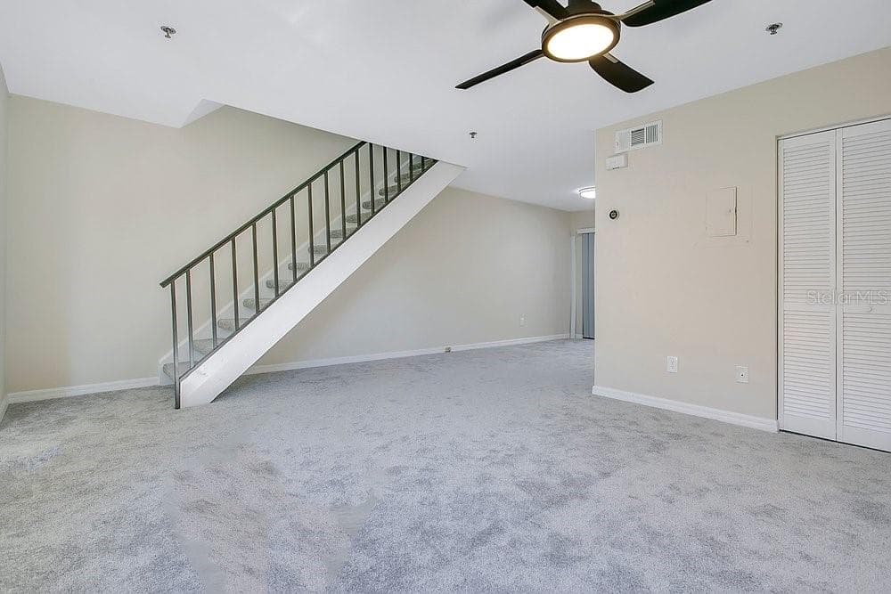 7814 SHADOWOOD DRIVE — photo 4 of 34