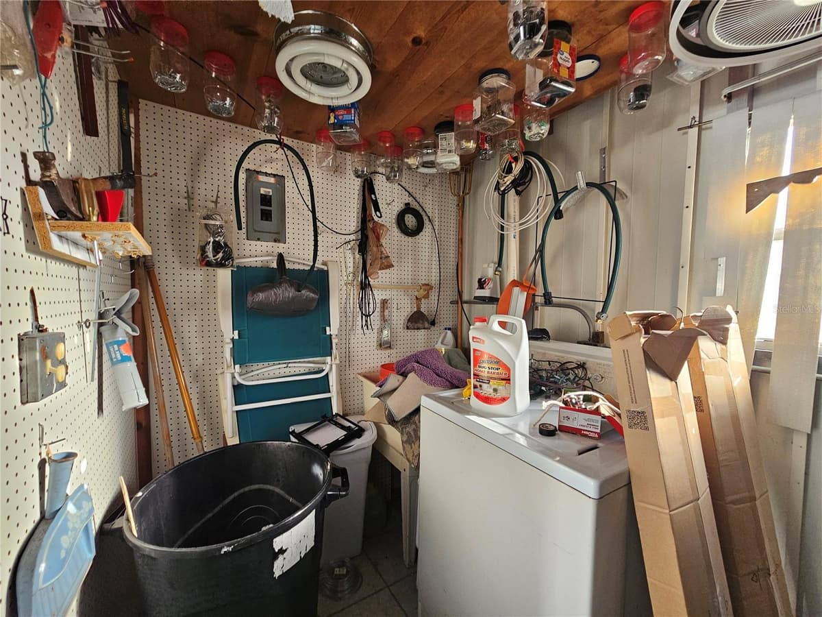 3309 EVELYN DRIVE — photo 42 of 50