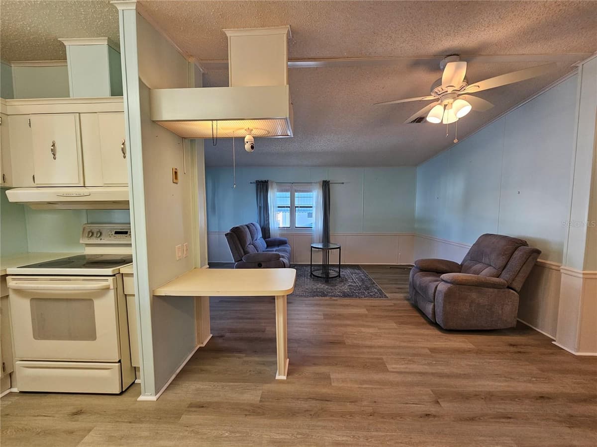 3309 EVELYN DRIVE — photo 9 of 50